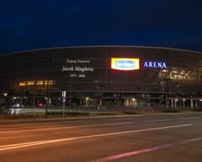 Tarczyński Arena z hołdem dla Jacka Magiery. Specjalny napis na membranie: „Żegnaj trenerze. Jacek Magiera 1977-2026"