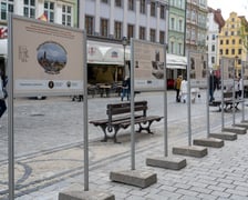 <p>Wystawa poświęcona rzemiosłu kamoniarskiemu do obejrzenia w Rynku do 8 maja</p>