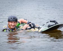 Jetboard i e-foil  - deski z napędem, które nie potrzebują fal