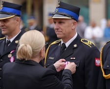 Uroczyste obchody Dnia Strażaka w Rynku i nadanie sztandaru Komendzie Miejskiej PSP we Wrocławiu