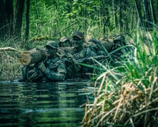 Żołnierze, uczestnicy kursu Piorun w 2026 r. To inicjatywa - wojskowych z 10 Wrocławskiej Brygady Łączności w Leśnicy