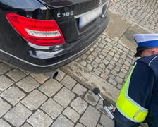 Pomiary hałasu generowanego przez pojazdy przez wrocławskich policjantów
