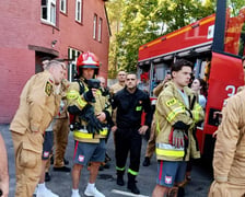 Robert Lewandowski i piłkarze reprezentacji Polski w Jednostce Ratowniczo-Gaśniczej nr 2 we Wrocławiu.