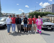 Uczestnicy wyprawy " Z Ziemi Tajskiej do Polski" na starcie tegorocznej edycji Rajdu Koguta