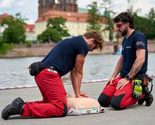 Stanowiska instytucji miejskich i służb ratowniczych podczas pikników we Wrocławiu