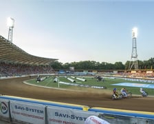 Stadion Olimpijski jest areną, na której odbywają się zawody żużlowe na najwyższym poziomie. Na zdjęciu fragment meczu żużlowców Sparty Wrocław