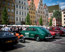 Parada uczestników zlotu MotoClassic Wrocław 2026 dotarła na Rynek, 21.08.2026 r.