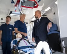 Świetnie wyposażony ambulans Shock Team został przekazany lekarzom z Uniwersyteckiego Szpitala Klinicznego
