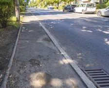 Ulica Dembowskiego i jej zniszczona nawierzchnia przed remontem, 27 sierpnia 2026