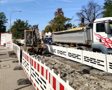 Remont zatoki autobusowej na ulicy Krzywoustego na przystanku „Brücknera”