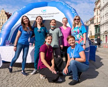 Miasteczko naukowe na placu Solnym na inaugurację 29. Dolnośląskiego Festiwalu Naukowego