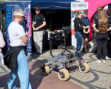 Miasteczko naukowe na placu Solnym na inaugurację 29. Dolnośląskiego Festiwalu Naukowego