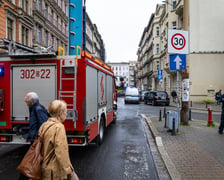 <p>Akcja służb przy ul. Rejtana, po odkryciu na poddaszu kamienicy niewybuchu z czas&oacute;w II wojny światowej.Wrocław, 14.09.2026.</p>
