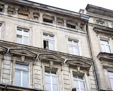 <p>Akcja służb przy ul. Rejtana, po odkryciu na poddaszu kamienicy niewybuchu z czas&oacute;w II wojny światowej.Wrocław, 14.09.2026.</p>