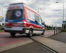 Przejazd kolejowy na ulicy Strzegomskiej w pobliżu Ronda Rotmistrza Pileckiego