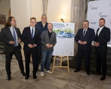 Samorządowcy z aglomeracji wrocławskiej podczas spotkania w sprawie ustawy o powołaniu Metropolii Wrocławskiej