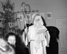 Okres świąt Bożego Narodzenia w latach PRL-u na zdjęciach z Narodowego Archiwum Cyfrowego.