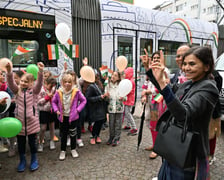 Uroczyste nadanie jednemu z wrocławskich tramwajów imienia Dobrego Maharadży Navanagaru