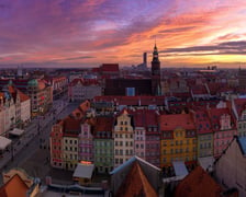 Wrocław z drona wygląda wspaniale. Zobaczcie (na zdjęciu Rynek i okoliczne kamieniczki)