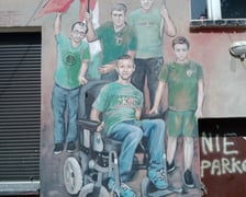 Kolorowe podwórka przy ul. Roosevelta we Wrocławiu przyciągają i turystów, i wrocławian. Murale na Nadodrzu zachwycają!