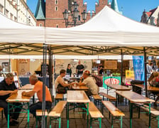 Wrocławska Feta przyciąga na Rynek miłośników serów, win i piwa. Do degustacji przysmaki z Wrocławia, Dolnego Śląska i krajów europejskich