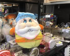 Krasnalowe maskotki kupimy za 59 zł (sklep Souvenirs & more)