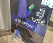 Wystawa ?Nie bądź SmartZombie" stanęła w holu głównym wrocławskiego Aquaparku przy ul. Borowskiej