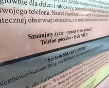 Wystawa ?Nie bądź SmartZombie" stanęła w holu głównym wrocławskiego Aquaparku przy ul. Borowskiej