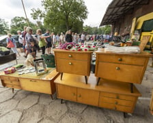 Targowisko na Młynie Sułkowice we Wrocławiu w każdą niedzielę przyciąga tłumy kupujących i sprzedających