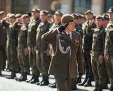 Na zdjęciu żołnierki i żołnierze Wojsk Obrony Terytorialnej we Wrocławiu