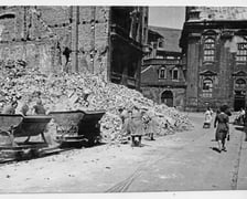 Zniszczony podczas wojny Wrocław 1946
