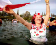 Morsy z Wrocławia (na zdjęciu) uczciły Święto Niepodległości uroczystą kąpielą w Morskim Oku. Było bardzo uroczyście