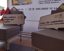 Oficjalne przekazanie łóżek dla rodziców w USK we Wrocławiu