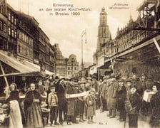 Rok 1903. Ostatni jarmark bożonarodzeniowy w przedwojennym Wrocławiu. Na zdjęciu widać jarmarczne kramy i mieszkańców Breslau