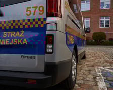 Przekazanie nowych radiowozów strażnikom miejskim z Wrocławia
