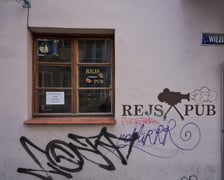 Pub Rejs przy ul. Kotlarskiej i Więziennej