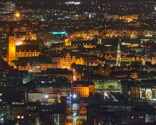 Na zdjęciu panorama Wrocławia nocą ze szczytu Sky Tower