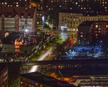 Na zdjęciu panorama Wrocławia nocą ze szczytu Sky Tower