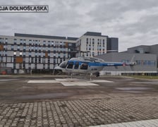 Transport serca do przeszczepu przez policyjny śmigłowiec