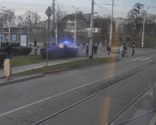 <p>Policja kieruje ruchem na ul. Powstańc&oacute;w Wielkopolskich</p>