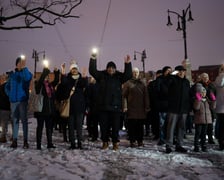 Wrocławscy seniorzy zrobili świetlną falę i most Pomorski Południowy rozbłysnął w sobotę światłem