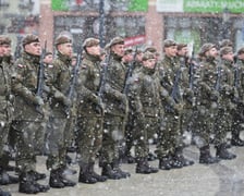 <p>Żołnierze 16. Dolnośląskiej Brygady Obrony Terytorialnej podczas uroczystego składania przysięgi</p>