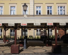 <p>Na zdjęciu: pierwsze ogr&oacute;dki gastronomiczne otwierają się na wrocławskim Rynku</p>