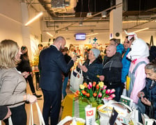 <p>Rozdawanie Wielkanocnych Paczek Dobrych Relacji w MOPS przy ul. Namysłowskiej</p>