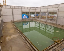 Budowa aquaparku przy ulicy Wilanowskiej, wmurowanie kamienia węgielnego i kapsuły czasu, 18.04.2023