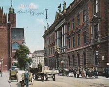 1903 r. ulica Wita Stwosza z budynkiem poczty, po lewej kościół św. Wojciecha