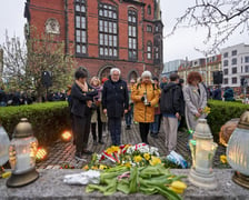 Uroczystość pod pomnikiem Bohaterów Getta we Wrocławiu w 80. rocznicę wybuchu powstania w getcie warszawskim