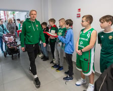 <p>Paweł Parus i Marcin Pawelec na spotkaniu z uczniami w ramach projektu edukacyjnego w Zespole Szk&oacute;ł nr 20</p>