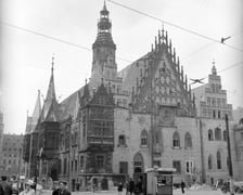 Wrocław po II wojnie światowej. Na zdjęciu ratusz
