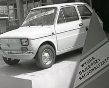 Fiat 126p ? nagroda dla najlepszego racjonalizatora 1975 roku wśród pracowników Dolnośląskiej Fabryki Maszyn Elektrycznych ?Dolmel? we Wrocławiu. Nagrodę ufundowało Ministerstwo Przemysłu Maszynowego.